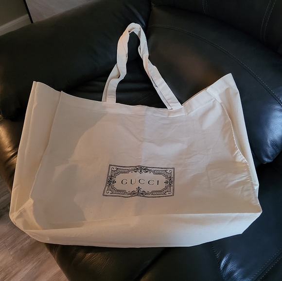 Authentic Guggi shopping bag - Picture 6 of 14